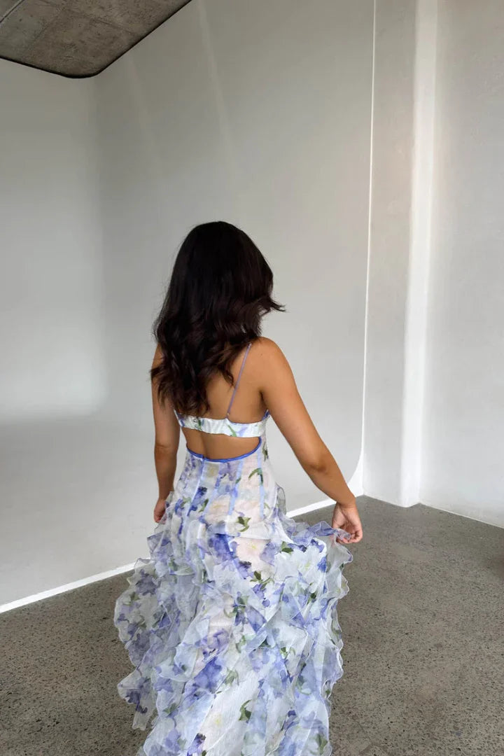 Amelia - Elegant Women&