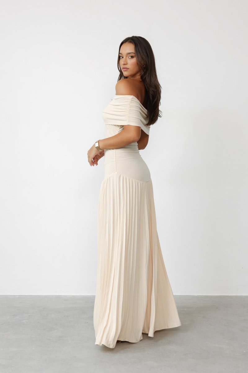 Aurora - Elegant Women&
