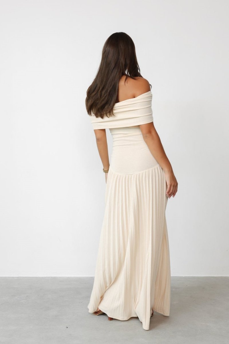 Aurora - Elegant Women&
