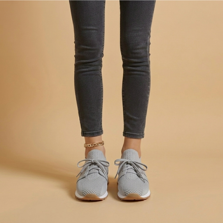 Emily - Sporty Women&