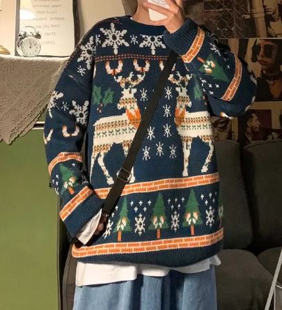Harper - Women’s vintage christmas sweater oversized with reindeer and trees