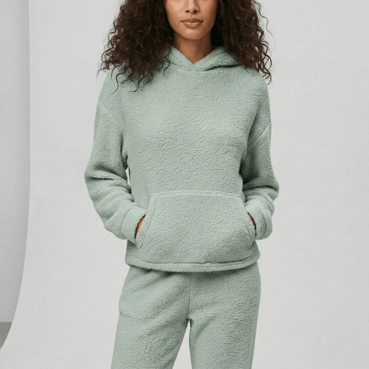 Hazel - Women’s cozy loungewear set fluffy and warm with relaxed drop shoulder
