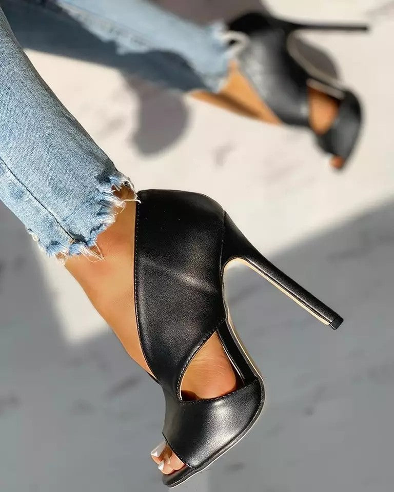 Mia - Elegant Women&