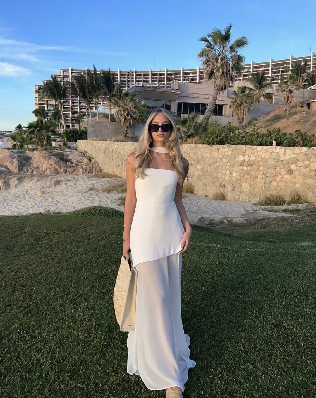 Mia - Elegant Women&