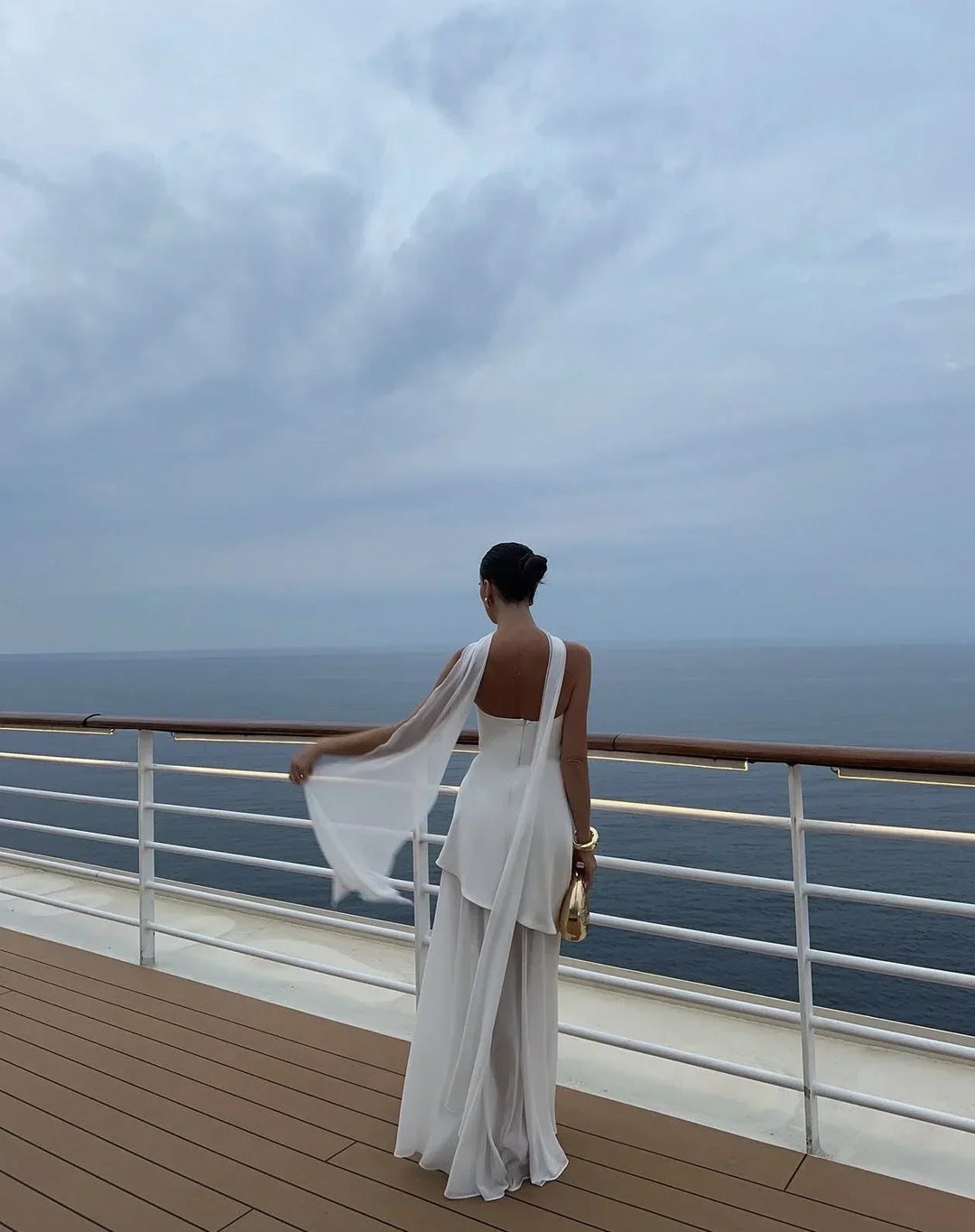 Mia - Elegant Women&