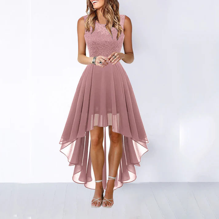 Naomi - Elegant Women&