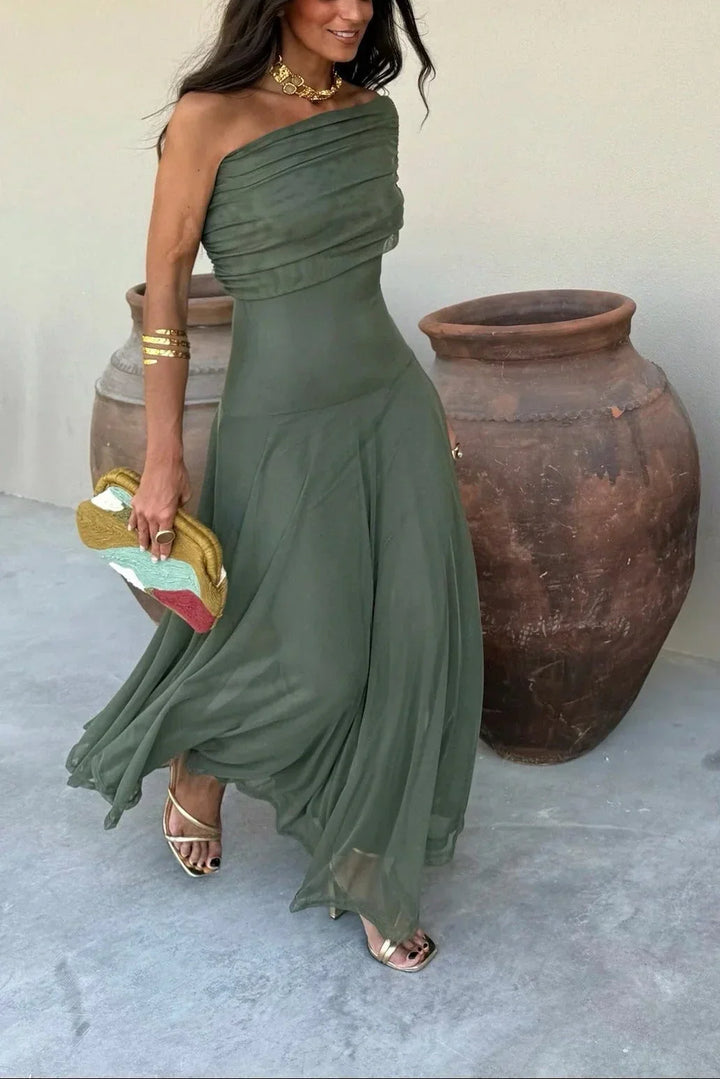 Naomi - Elegant Women&