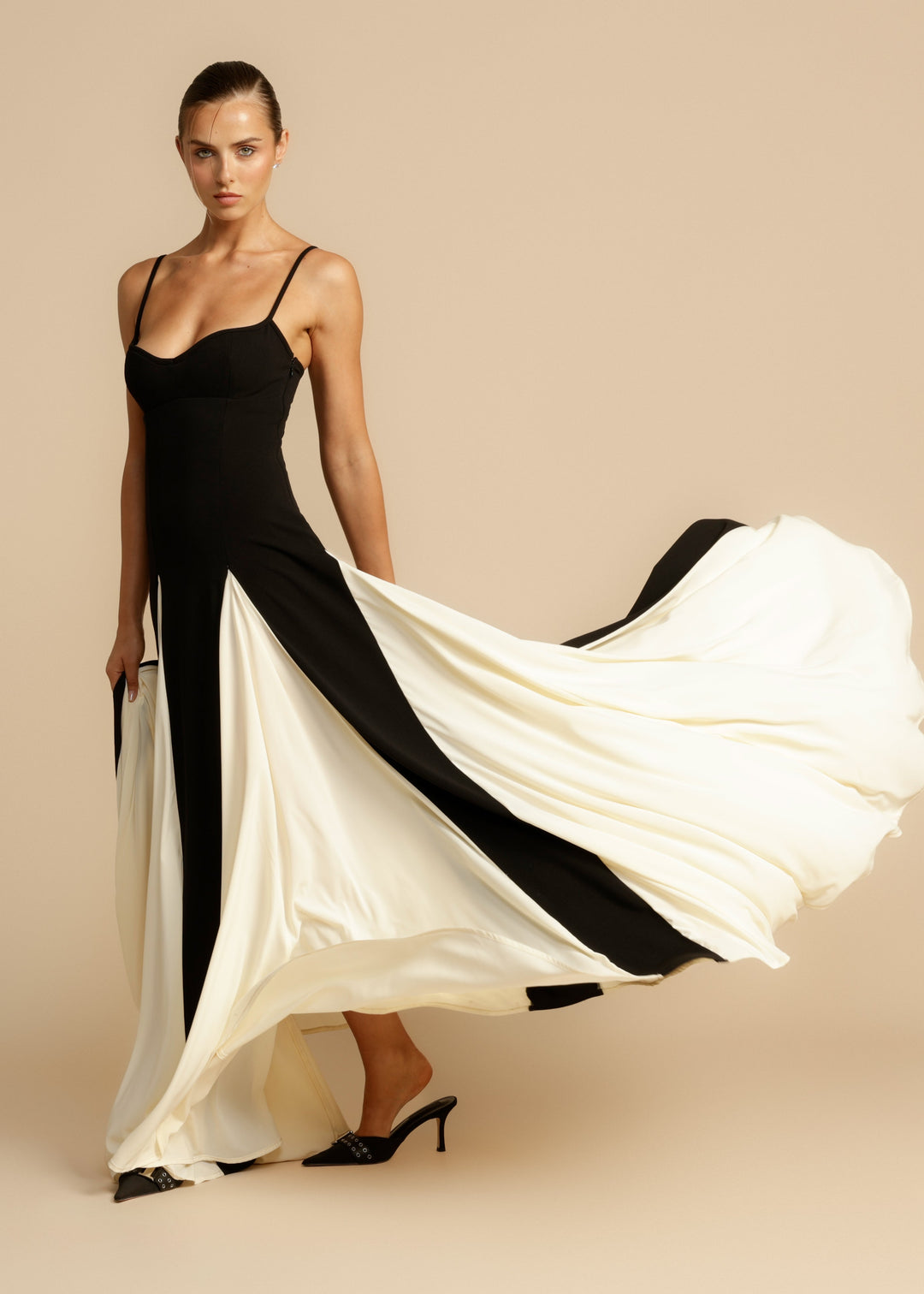 Olivia - Elegant Women&