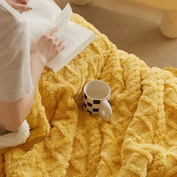 Winter Blanket | Fluffy Lambswool-Feel &amp; Microfiber Flannel | Double-Sided Cozy Bedspread