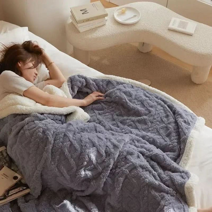 Winter Blanket | Fluffy Lambswool-Feel &amp; Microfiber Flannel | Double-Sided Cozy Bedspread