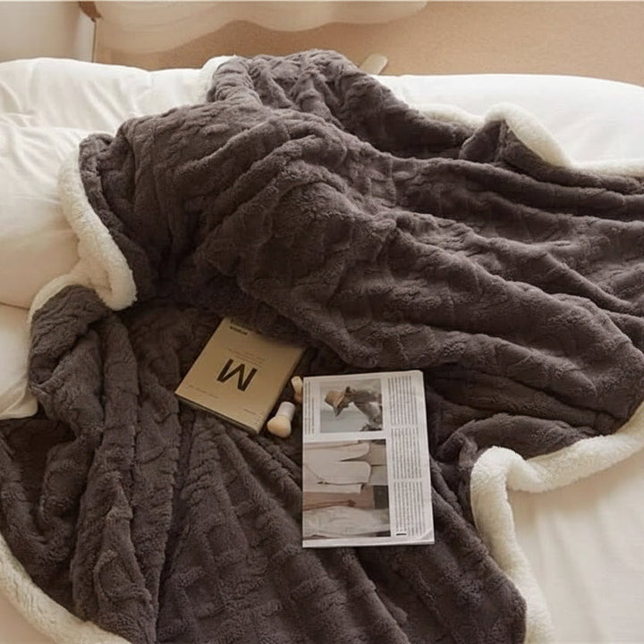 Winter Blanket | Fluffy Lambswool-Feel &amp; Microfiber Flannel | Double-Sided Cozy Bedspread
